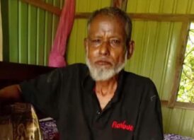 দুর্গন্ধের রহস্য খুঁজতে গিয়ে মিলল বৃদ্ধের লাশ